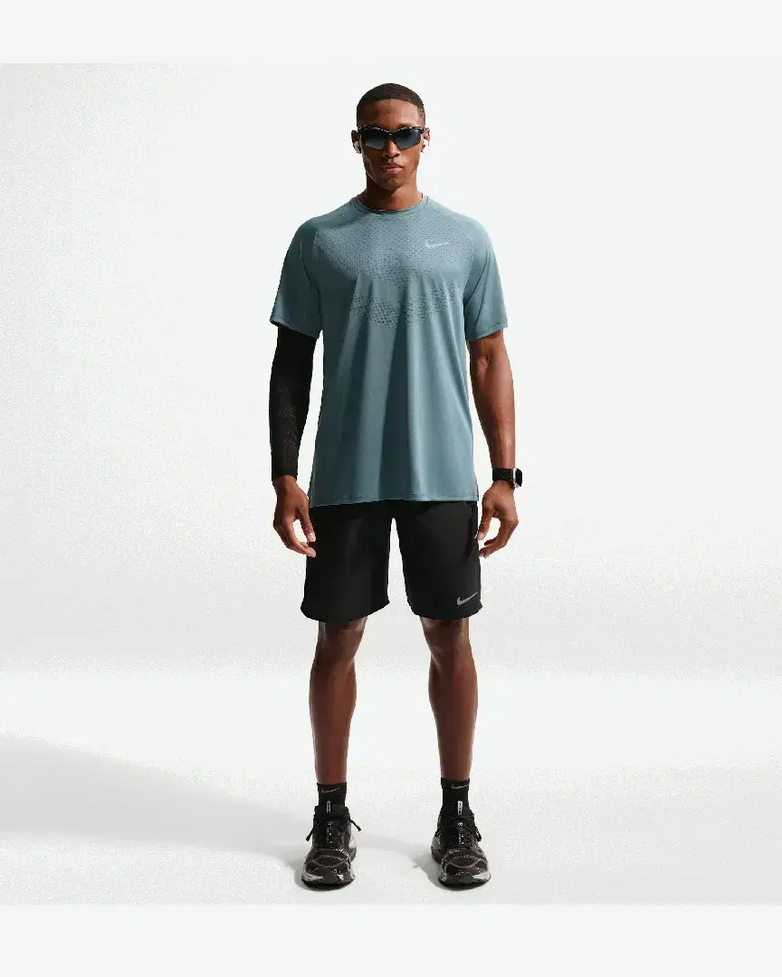 Camiseta de manga corta con patrones reflectantes Dri-Fit Adv Nike Stride M - HV5203-382 (3) au meilleur prix !
