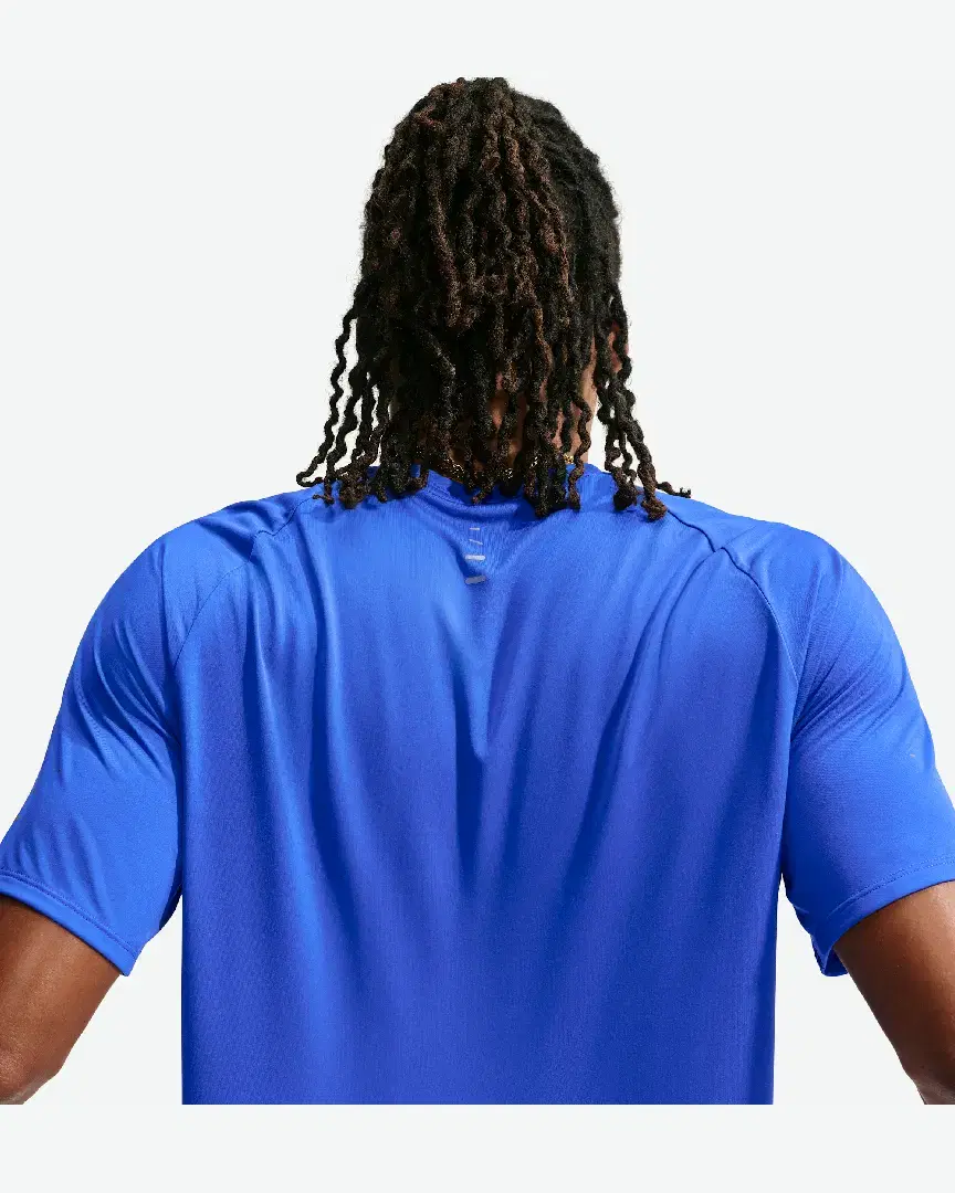 Camiseta de manga corta con patrones reflectantes Dri-Fit Adv Nike Stride M - HV5203-405 (1) au meilleur prix !