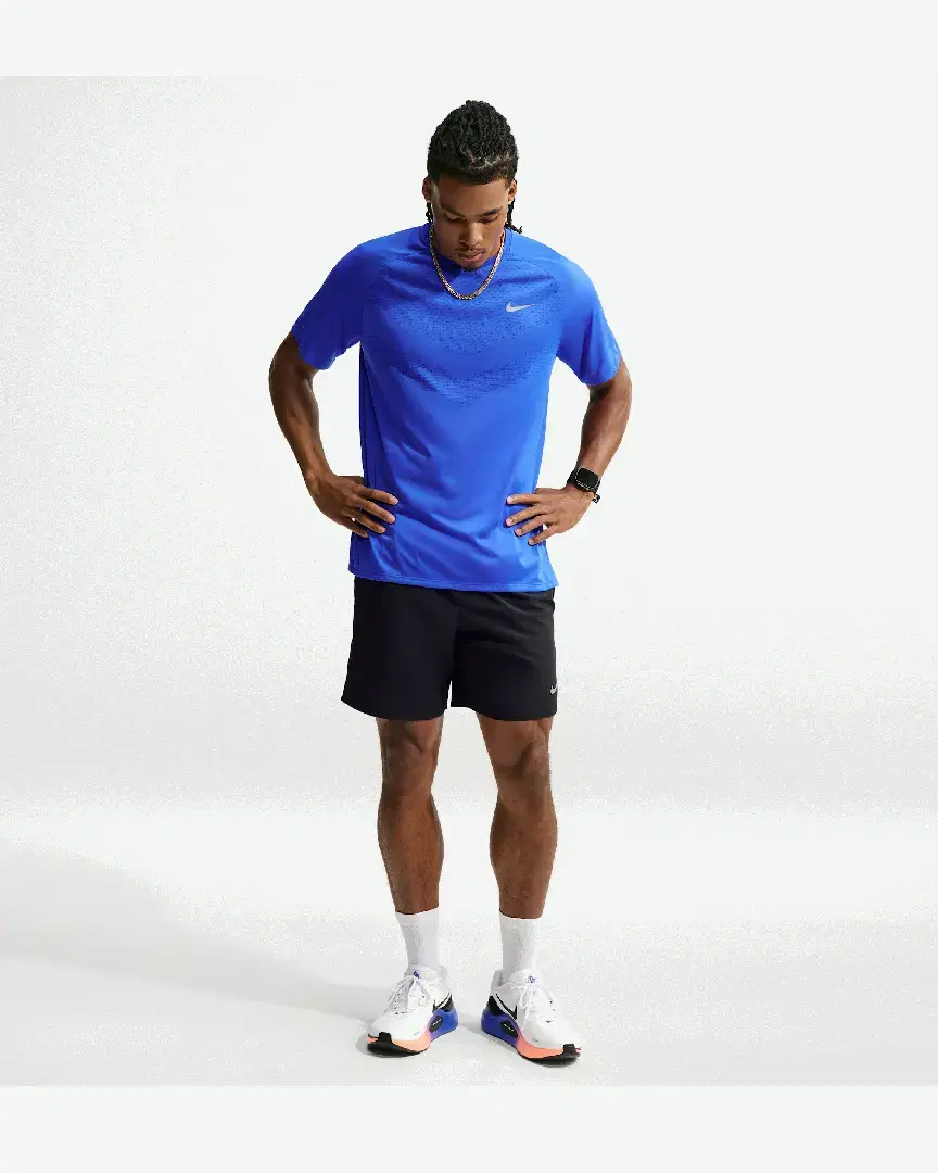 Camiseta de manga corta con patrones reflectantes Dri-Fit Adv Nike Stride M - HV5203-405 (3) au meilleur prix !