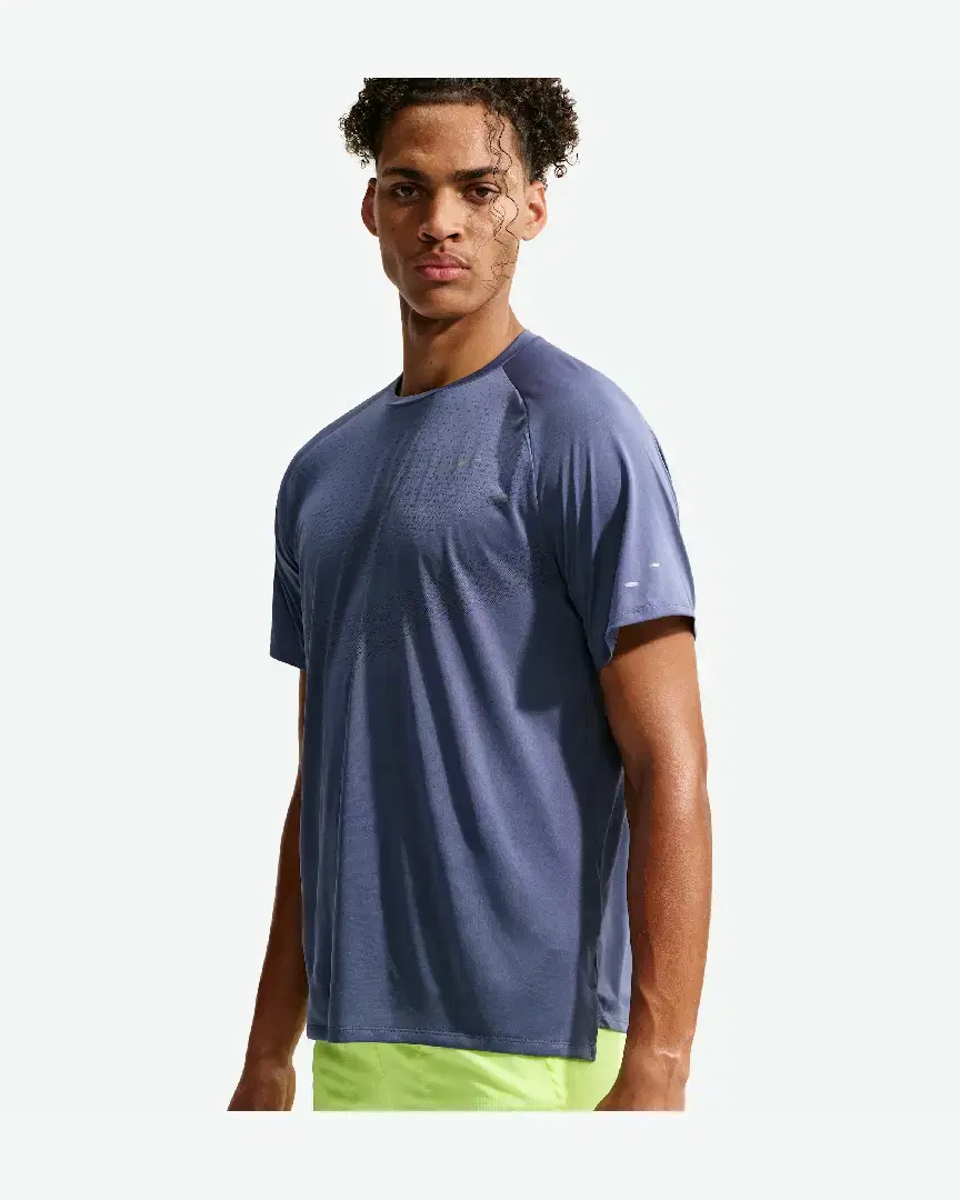 Camiseta de manga corta con patrones reflectantes Dri-Fit Adv Nike Stride M - HV5203-491 (0) au meilleur prix !