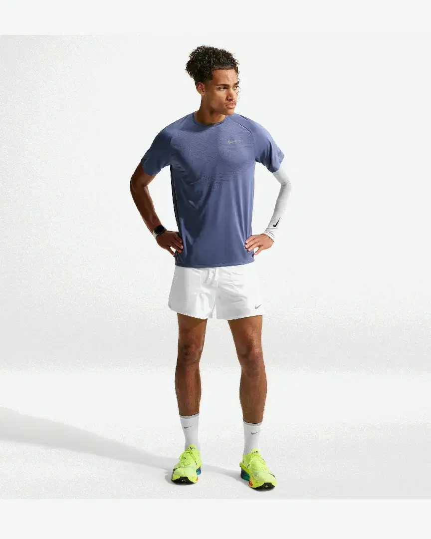 Camiseta de manga corta con patrones reflectantes Dri-Fit Adv Nike Stride M - HV5203-491 (3) au meilleur prix !