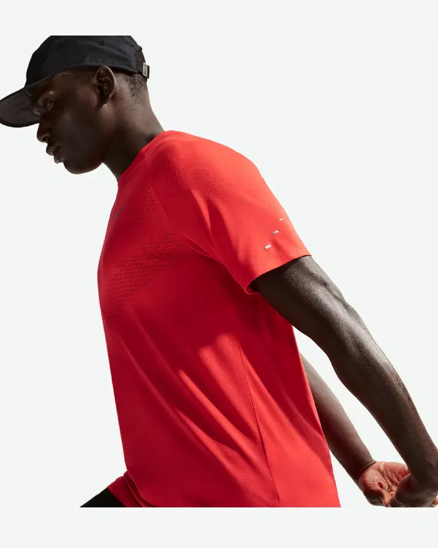 Camiseta de manga corta con patrones reflectantes Dri-Fit Adv Nike Stride M - HV5203-696 (2) au meilleur prix !