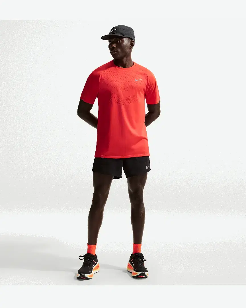 Camiseta de manga corta con patrones reflectantes Dri-Fit Adv Nike Stride M - HV5203-696 (3) au meilleur prix !