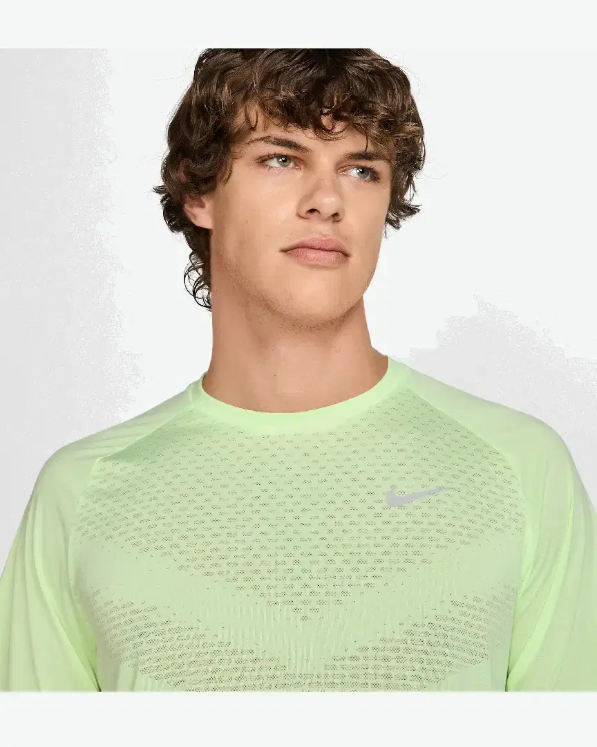 Camiseta Nike Stride M - HV5203-701 (2) au meilleur prix !