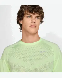 Camiseta Nike Stride Maratón de Berlín Hombre – 3/4
