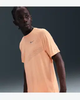 Camiseta Nike Stride Maratón de Berlín Hombre – 1/4