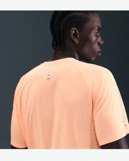 Camiseta Nike Stride Maratón de Berlín Hombre – 2/4