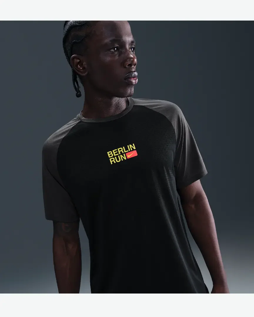 Camiseta Nike Stride Maratón de Berlín Hombre