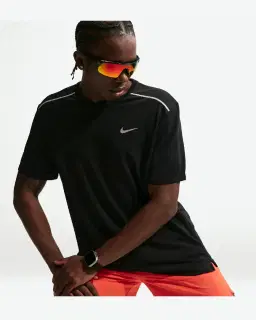 Camiseta de manga corta con protección UV Dri-Fit Nike Miler Hombre – 3/4