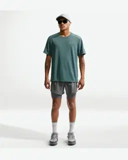 Camiseta de manga corta con protección UV Dri-Fit Nike Miler Hombre – 4/4