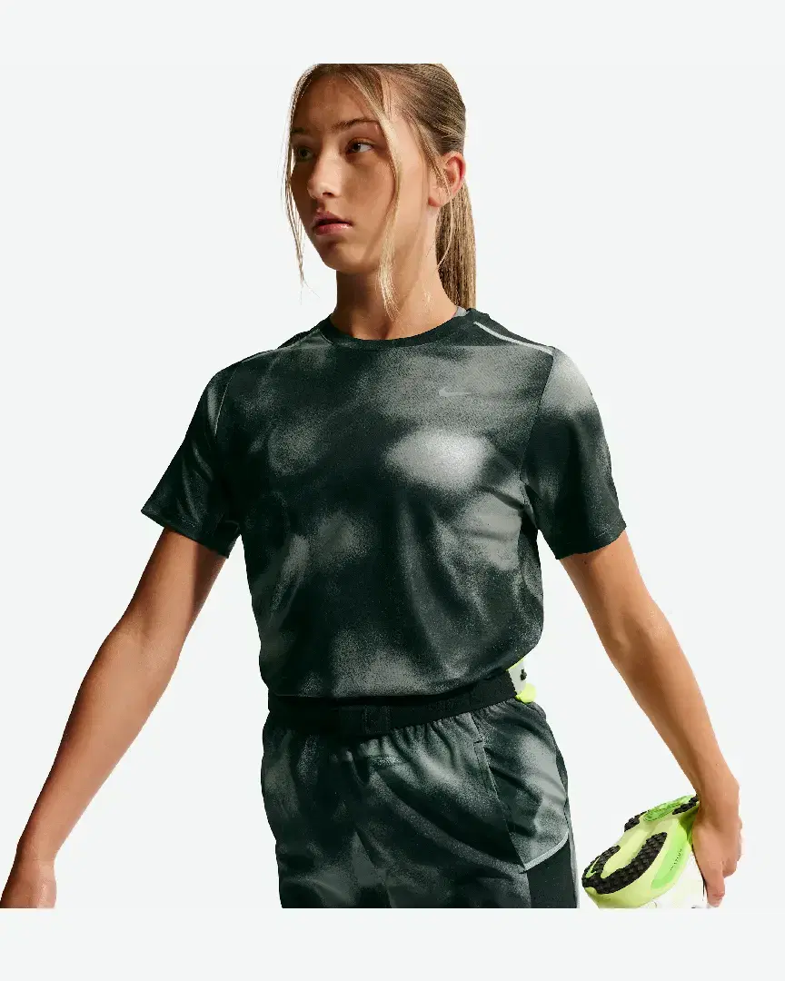 Camiseta de manga corta Dri-Fit Nike Miler para niño - IO3390-010 (2) au meilleur prix !