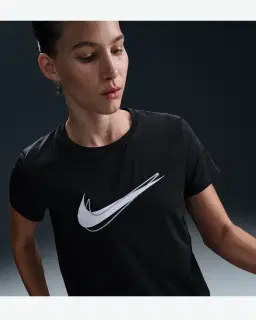 Camiseta de manga corta Dri-Fit Nike One Swoosh Mujer – 1/4
