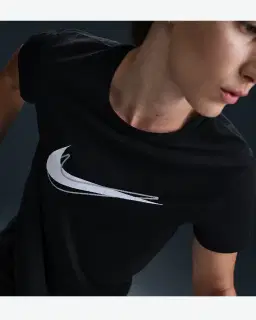 Camiseta de manga corta Dri-Fit Nike One Swoosh Mujer – 3/4