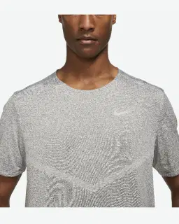 Camiseta de Manga Corta Dri-Fit Nike Rise 365 Hombre – 3/4
