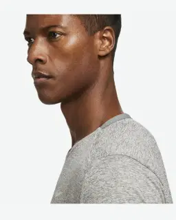 Camiseta de Manga Corta Dri-Fit Nike Rise 365 Hombre – 4/4