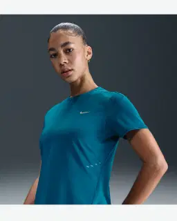 Camiseta de Manga Corta Dri-Fit Nike Swift Wool Mujer – 1/4
