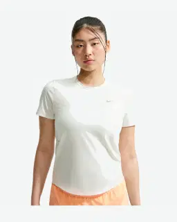 Camiseta de Manga Corta Dri-Fit Nike Swift Wool Mujer – 1/4