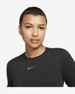Camiseta de Manga Corta Dri-Fit Nike Swift Wool Mujer – 3/4