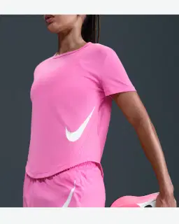 Camiseta de manga corta Dri-Fit Nike Tempo Swoosh Run Mujer – 3/4