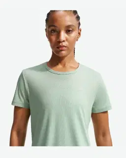 Camiseta de manga corta Dri-Fit Nike Tempo Mujer – 1/4