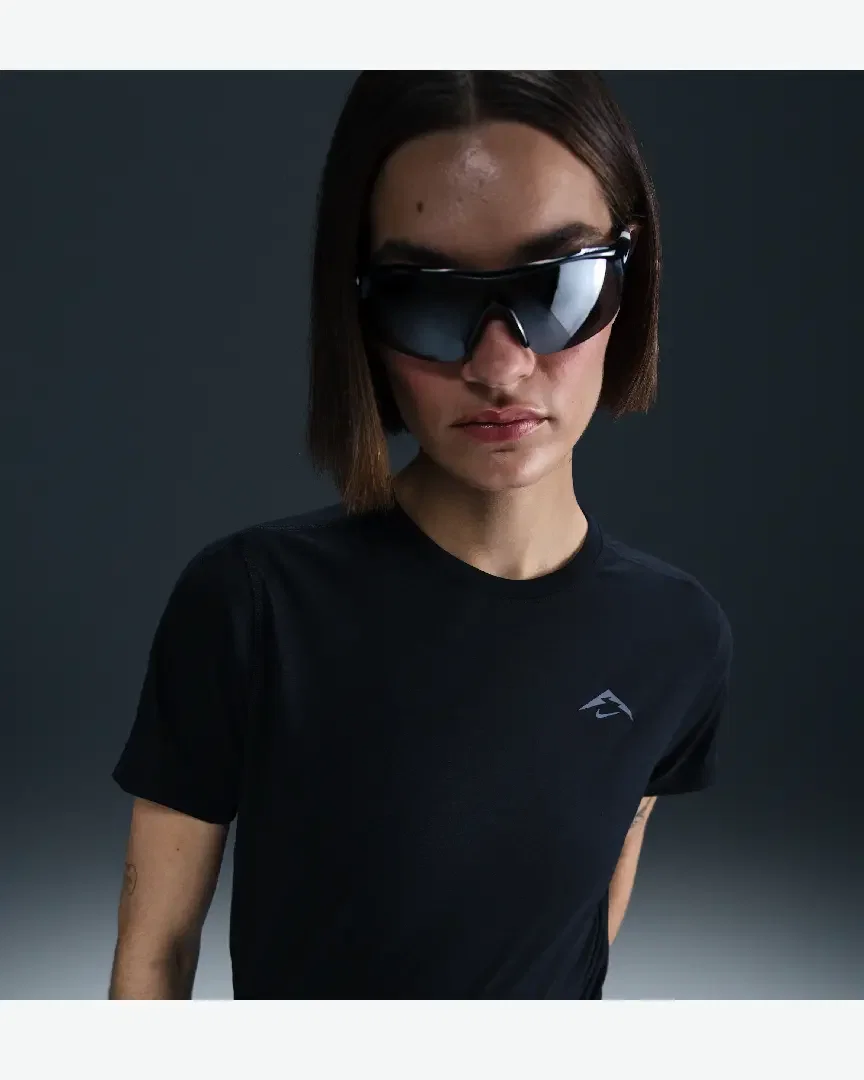 Camiseta de Manga Corta Nike Dri-Fit Trail Mujer
