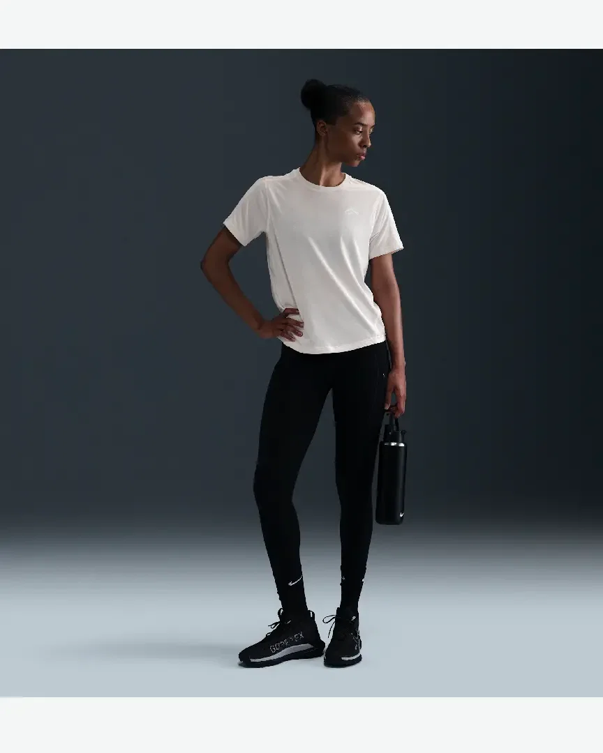 Camiseta de Manga Corta Nike Dri-Fit Trail Mujer