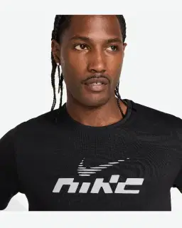 Camiseta de manga corta Dri-Fit UV Nike Miler Flash Hombre – 3/4