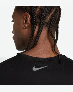 Camiseta de manga corta Dri-Fit UV Nike Miler Flash Hombre – 4/4