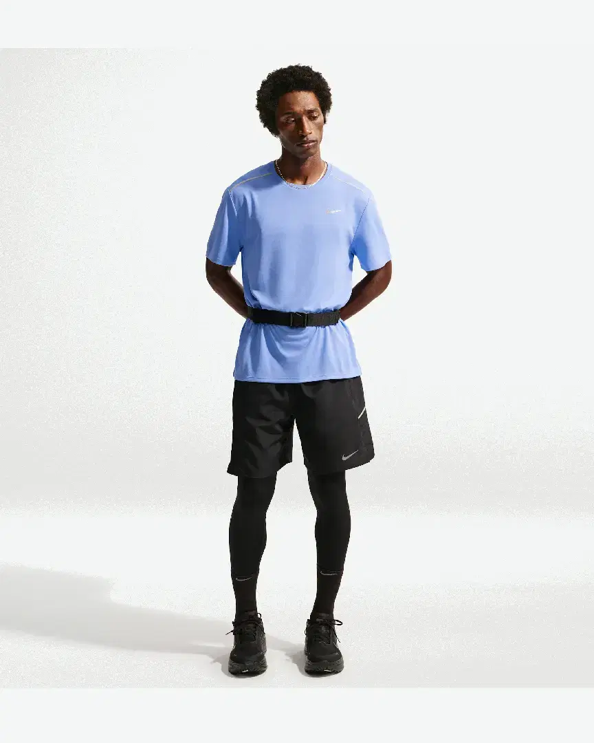 Camiseta de manga corta con protección UV Dri-Fit Nike Miler M - IF2082-494 (3) au meilleur prix !