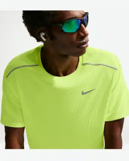 Camiseta de manga corta con protección UV Dri-Fit Nike Miler Hombre – 3/4