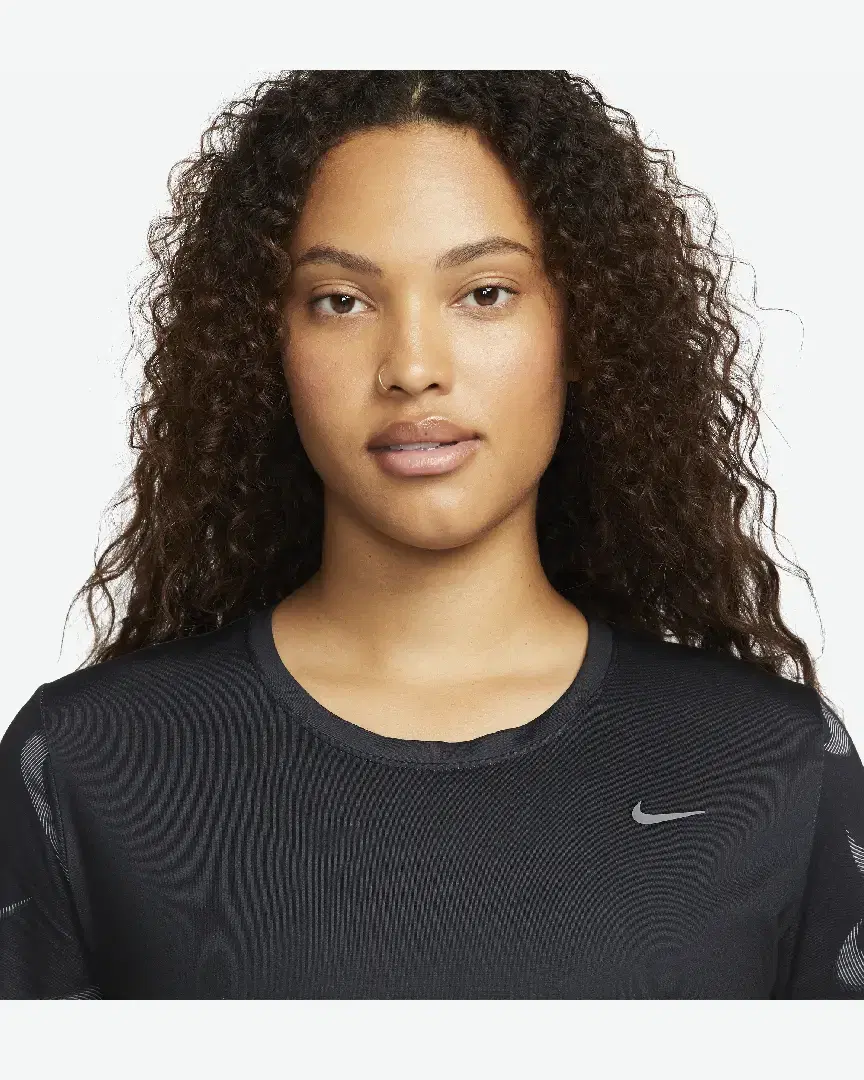 Camiseta de manga corta estampada Nike Dri-Fit Swoosh W - FB4681-010 (2) au meilleur prix !