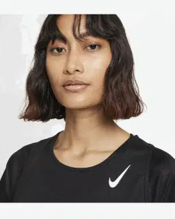 Camiseta Nike Dri-Fit Race Mujer – 3/4