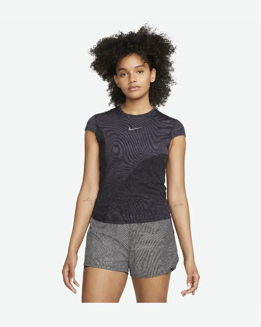 Camiseta de manga corta Nike Dri-FIT Run Division Mujer