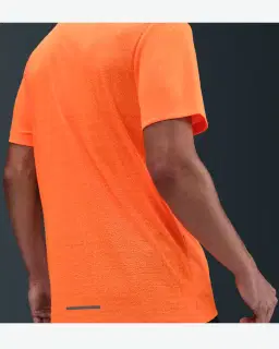 Camiseta de manga corta y estampados Nike Miler Hombre – 2/4