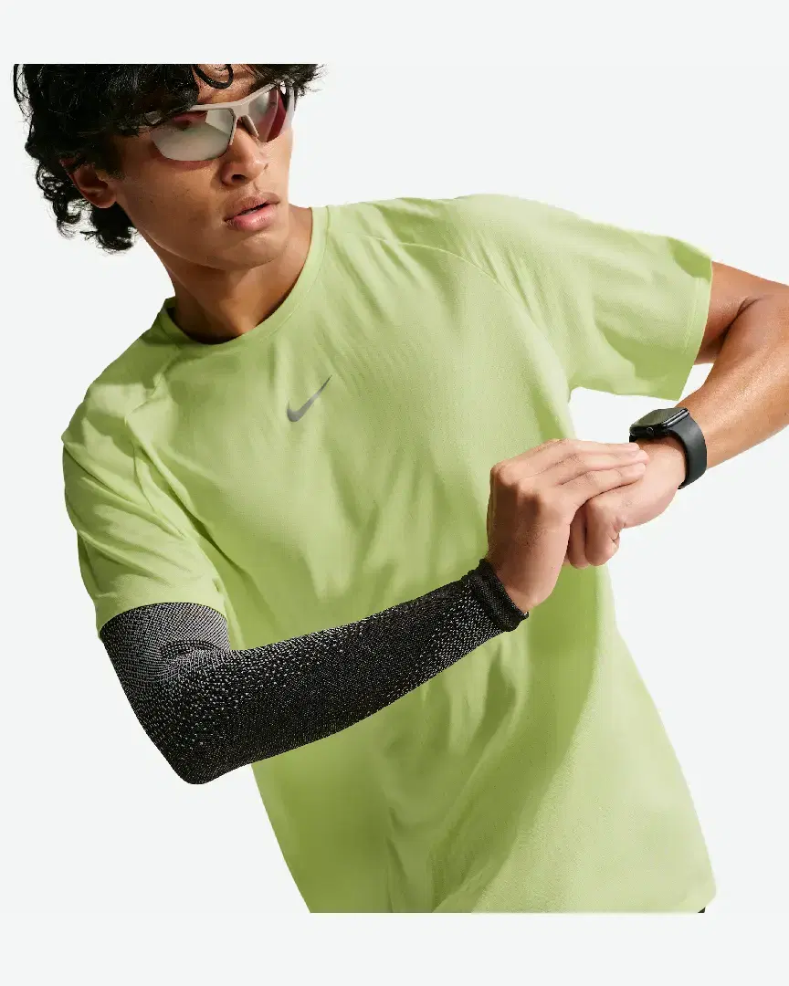 Camiseta de manga corta con patrones reflectantes Dri-Fit Adv Nike Stride M - IH0745-736 (0) au meilleur prix !