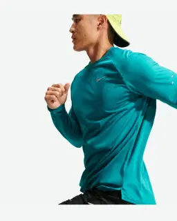 Camiseta de manga larga Dri-Fit Adv Nike Stride Hombre – 3/4
