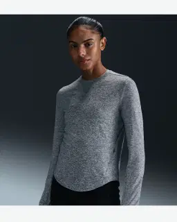 Camiseta de manga larga y cuello redondo Dri-Fit anti-UV Nike Swift Mujer – 1/4