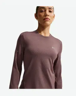 Camiseta de manga larga y cuello redondo Dri-Fit anti-UV Nike Swift Mujer – 1/4
