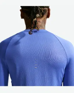 Camiseta de manga larga y cuello redondo Dri-Fit anti-UV Nike Swift Mujer – 2/4