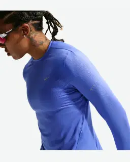 Camiseta de manga larga y cuello redondo Dri-Fit anti-UV Nike Swift Mujer – 3/4