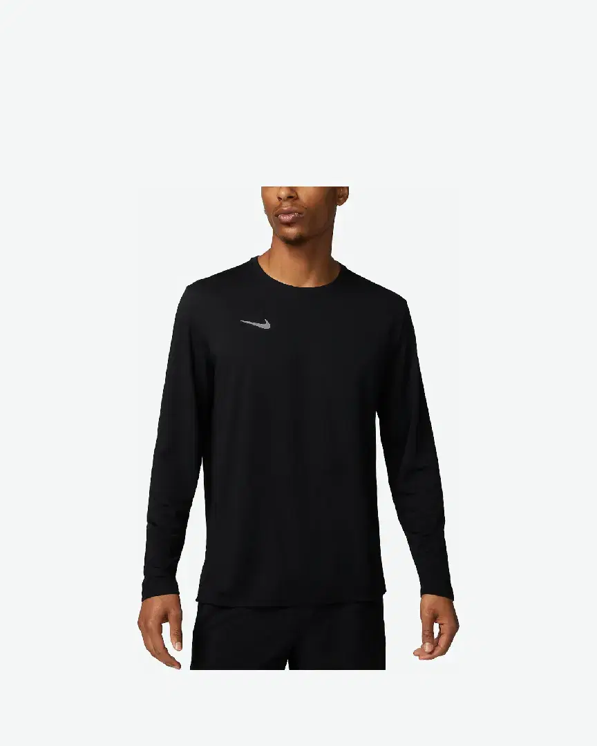 Camiseta de manga larga Nike M Nk Df Uv Miler Top Ls M - FB7070-010 (0) au meilleur prix !