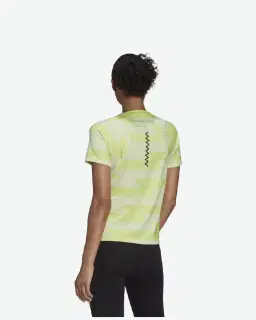 Camiseta adidas Fast Allover Print Mujer – 2/4
