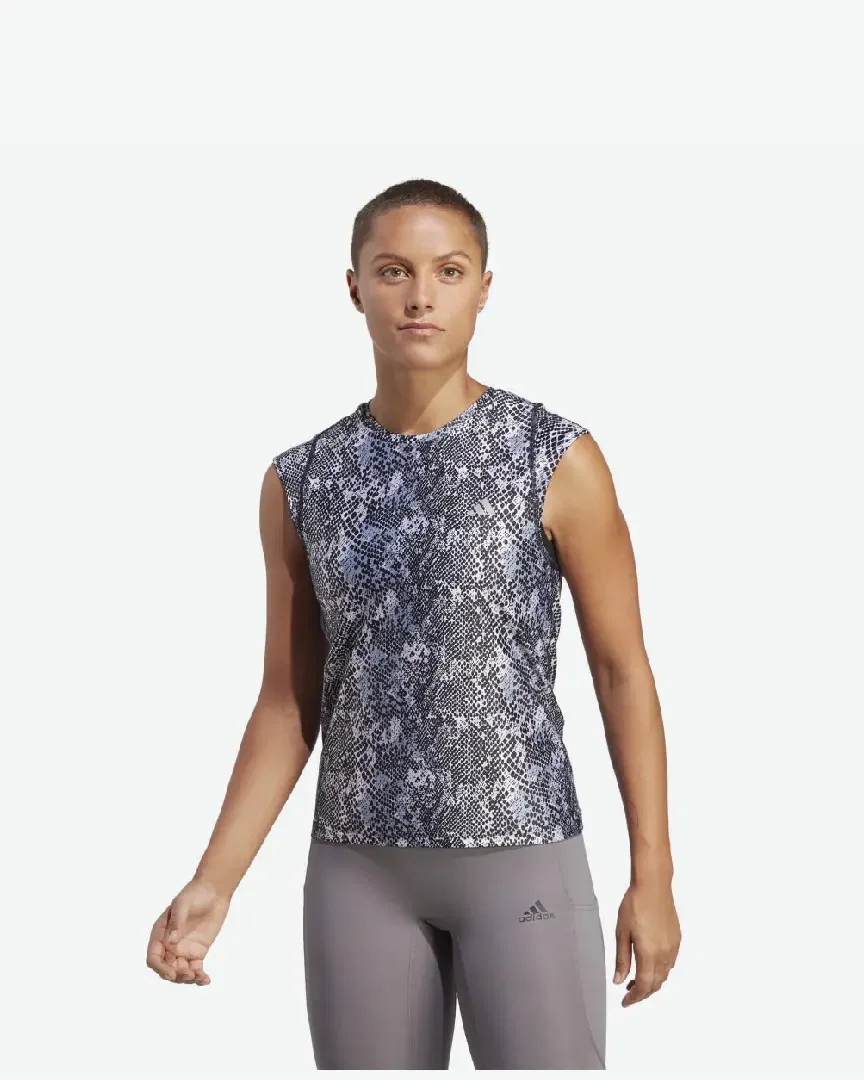 Camiseta adidas Fast hecha con plástico del océano Parley Mujer