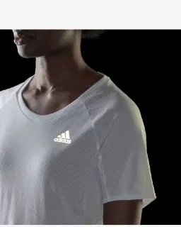 Camiseta adidas Runner Mujer – 3/4
