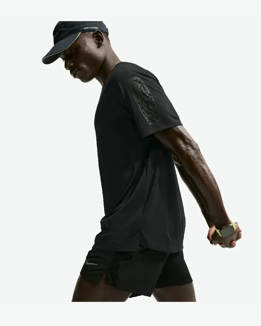 Camiseta de invierno de manga corta Dri-Fit Nike Stride M - IX5938-010 (1) au meilleur prix !