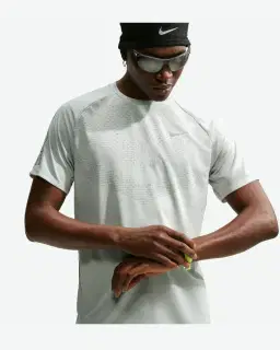 Camiseta de invierno de manga corta Dri-Fit Nike Stride Hombre – 1/4