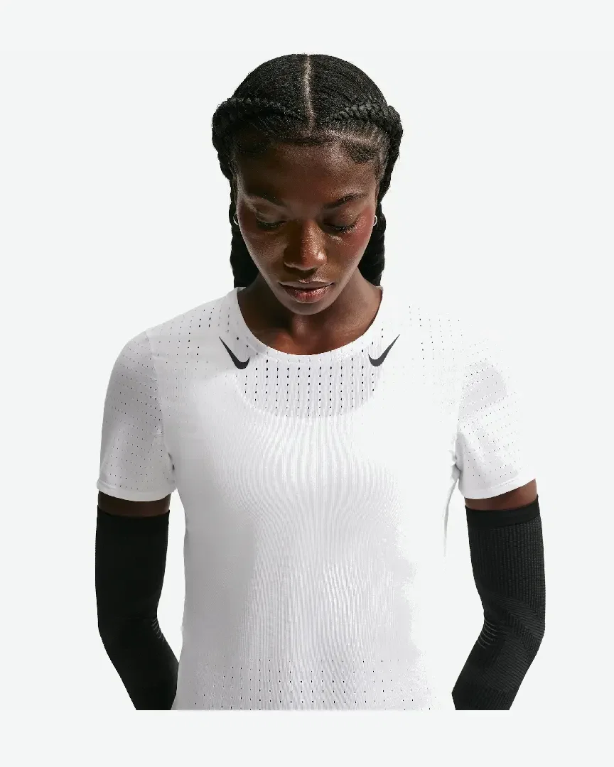 Camiseta Dri-Fit Adv Nike Aeroswift W
