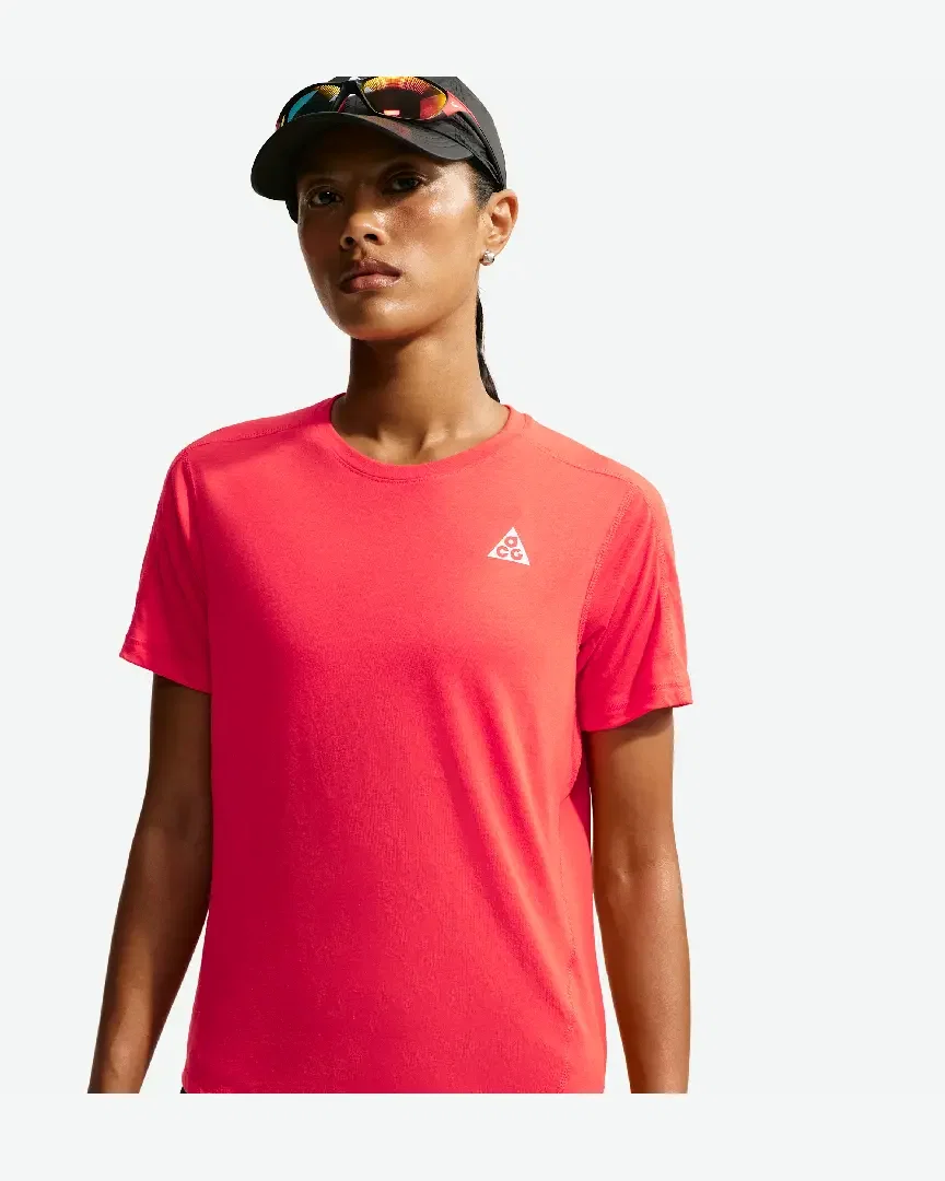 Camiseta Dri-Fit Nike ACG Mujer