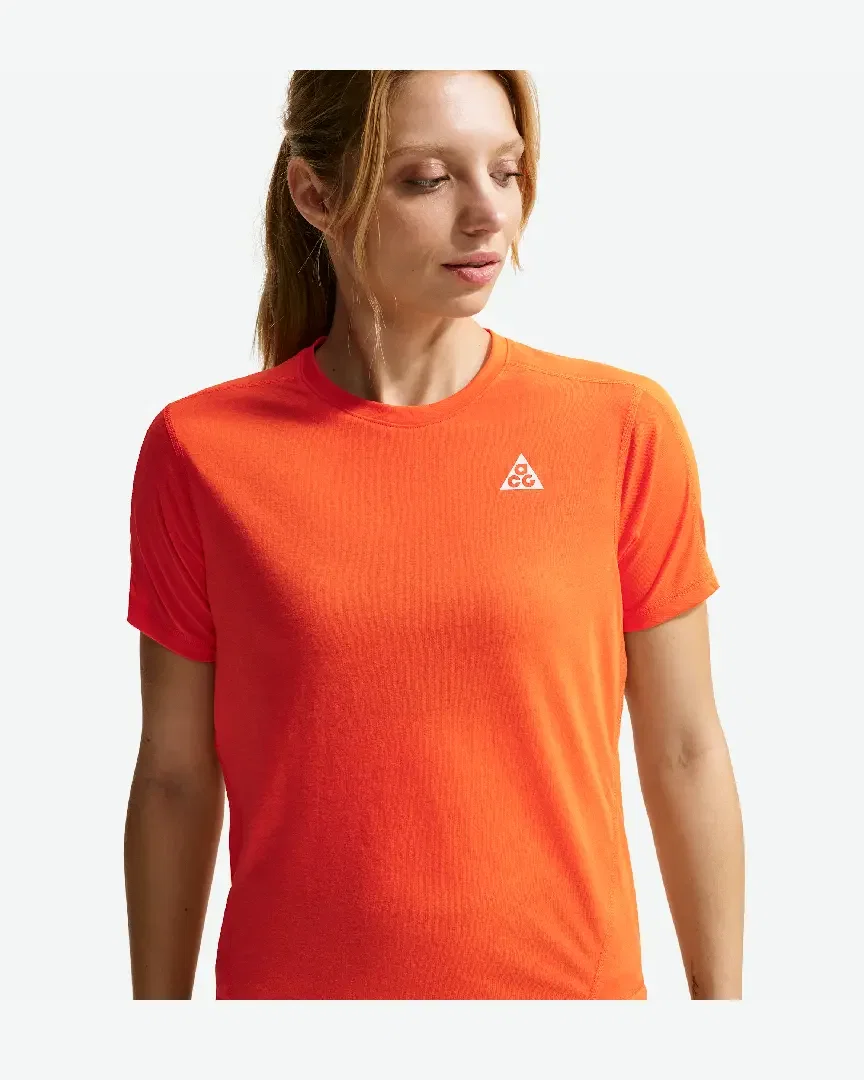 Camiseta Dri-Fit Nike ACG Mujer