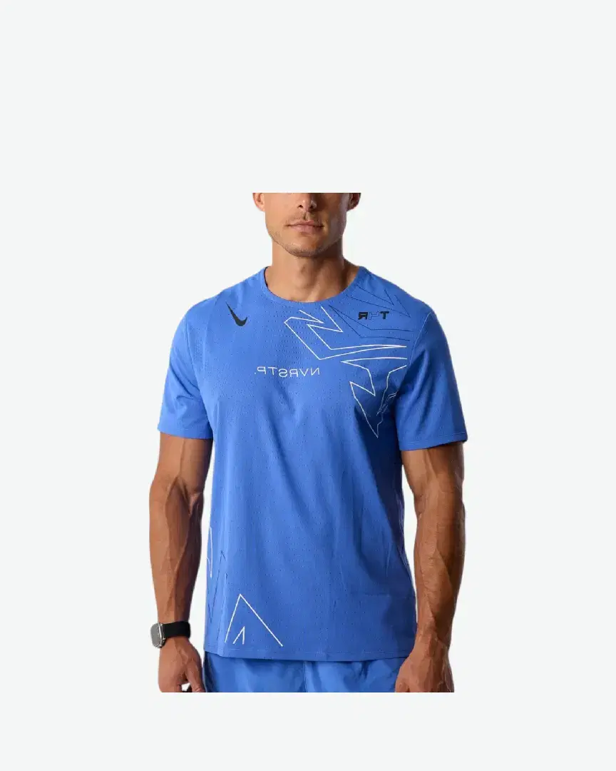 Camiseta Nike Aeroswift Nvrstp X Top4running - Unisex (9) au meilleur prix !